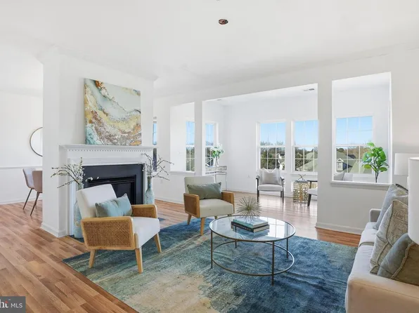 12916 Fox Bow Dr APT 302, Upper Marlboro, MD 20774