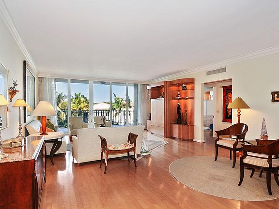 3rd image of 100 Royal Palm Way APT D3