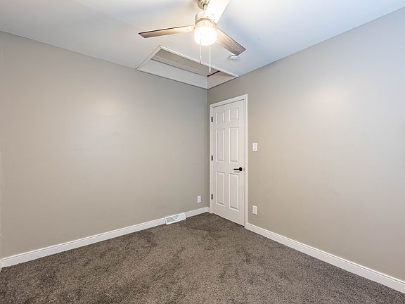 5th image of 4819 Elm Ave #2