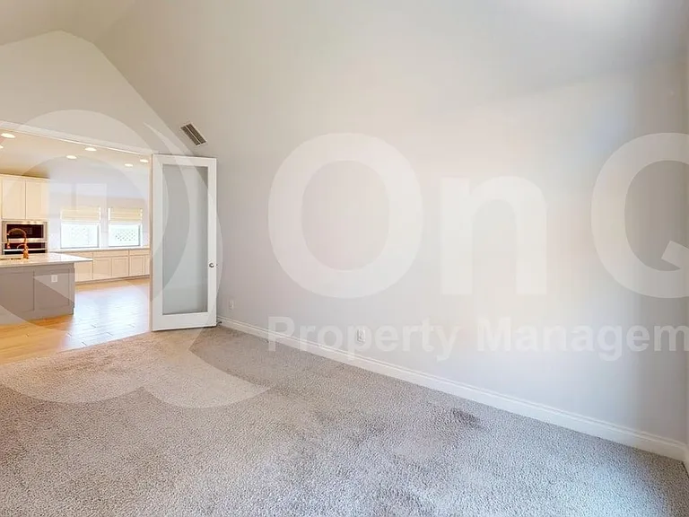 2401 Robin Way — Photo 16