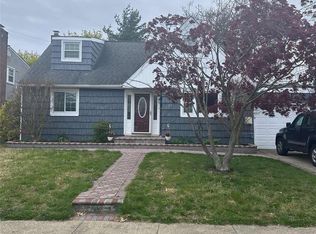 2808 Tulip Ave, Baldwin, NY 11510