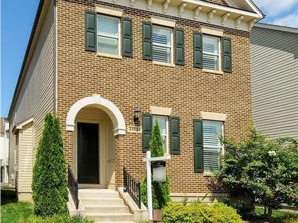 44634 Petersham Dr, Ashburn, VA 20147