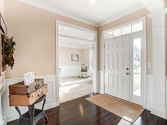 4th image of 5589 Newtonmore Pl