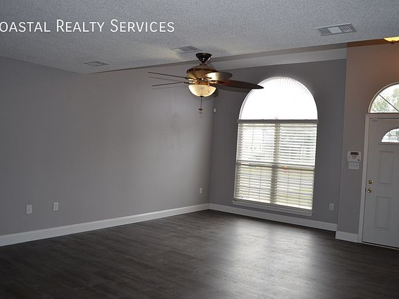 4th image of 974 Claeven Cir
