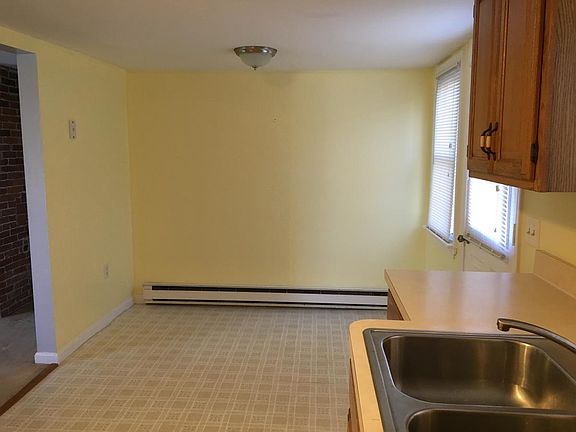2nd image of 3 Park Ct