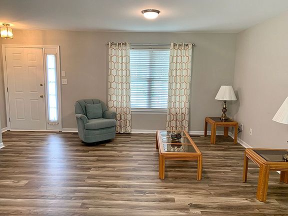 Open kitchen/living room