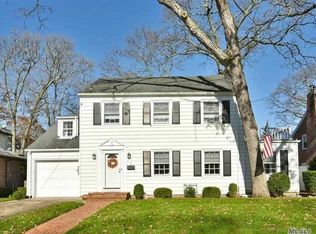 11 Van Roo Ave, Merrick, NY 11566