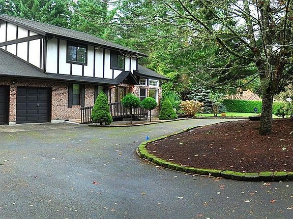 3rd image of 11326 Interlaaken Dr SW