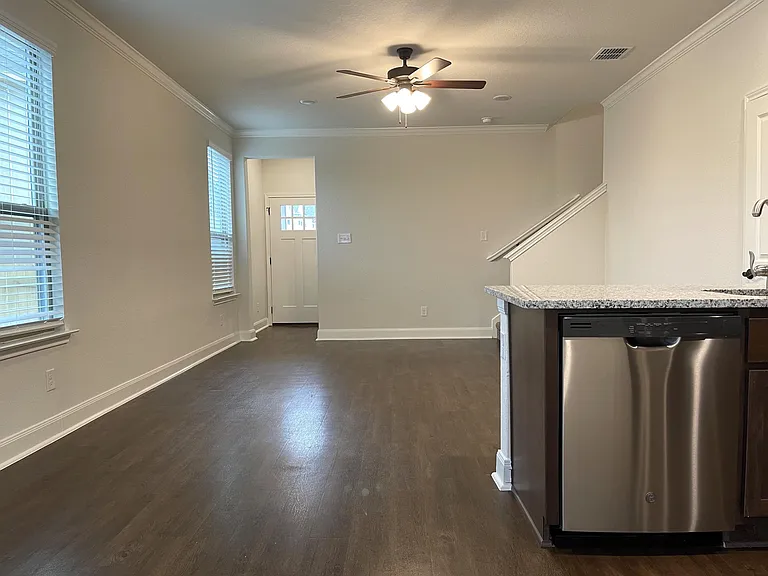 2222 Sandlewood Cv #101 — Photo 8