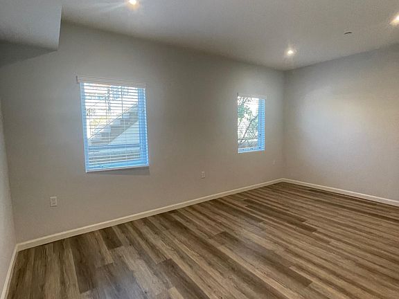 3rd image of 366 Burchett St #104