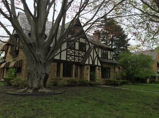 1341 W Downer Pl, Aurora, IL 60506