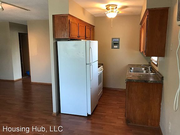 4th image of 2723 Cedar Ave S #11