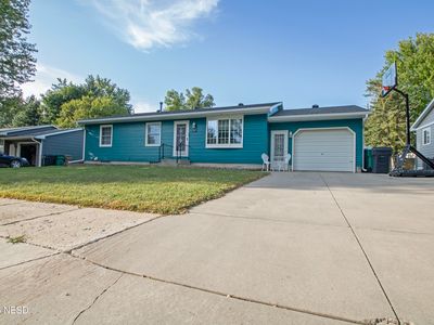 1207 5th Ave NE, Watertown, SD, 57201