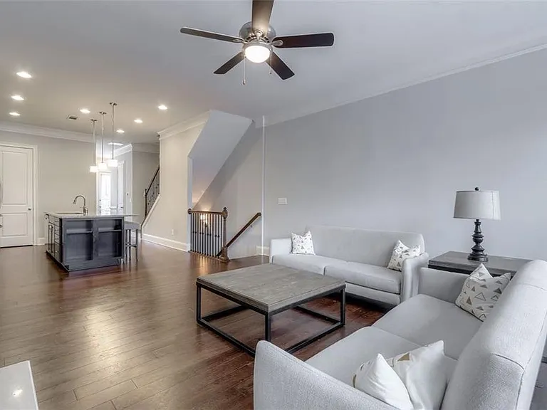453 Alderwood St — Photo 14