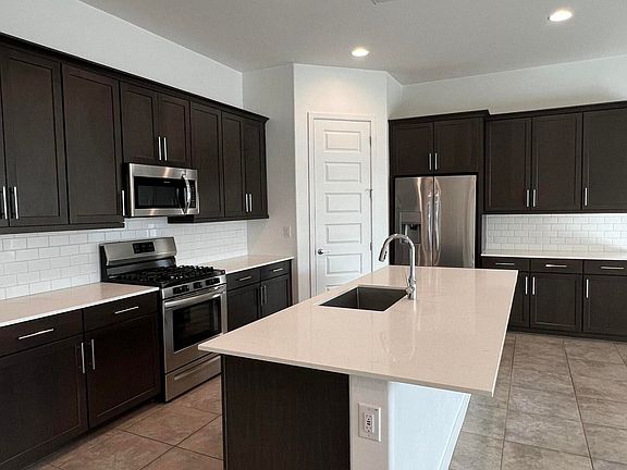 5th image of 9221 W Glenrosa Ave