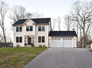 26 Green Valley Lake Rd, East Lyme, CT 06333