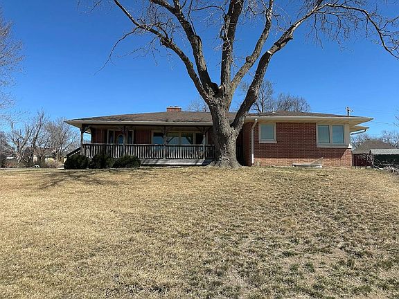 2nd image of 708 Sunset Dr
