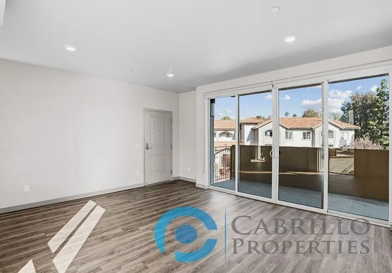 3093 Broadway #402 — Photo 7