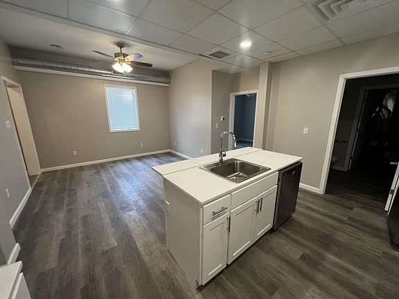 2nd image of 1827 Seneca St APT 2