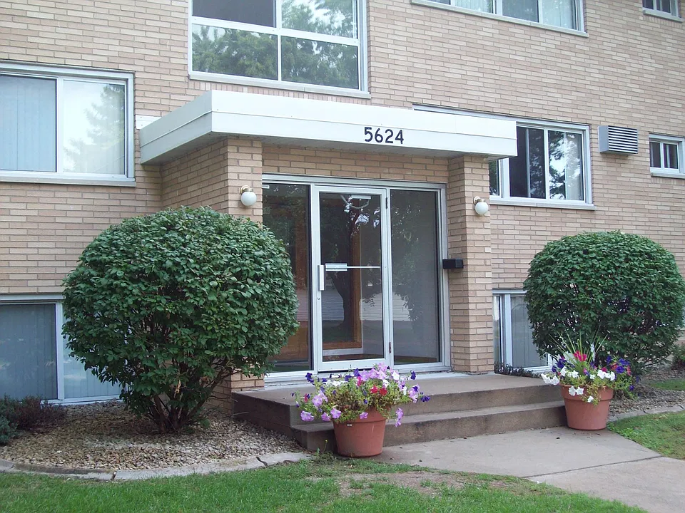 Garden front entry of buildings