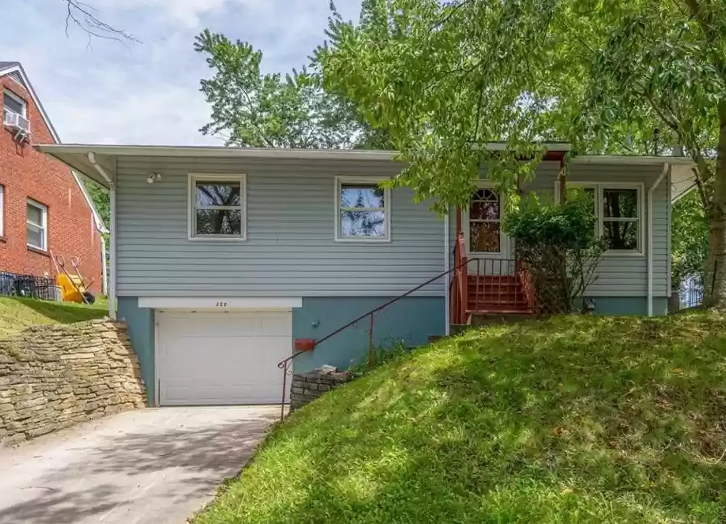 328 Dewey Ave photo 1