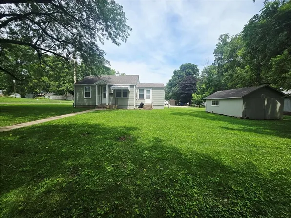 512 Poplar St, Tarkio, MO 64491