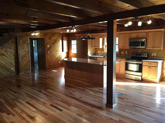 3rd image of 127 Baines Ln
