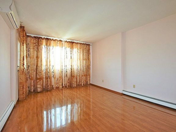 5th image of 2629 E 23rd St APT 2B