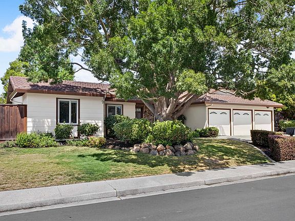 2nd image of 2534 Marsh Dr