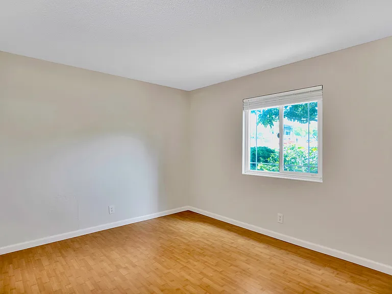 945 Kearney St #1 — Photo 16