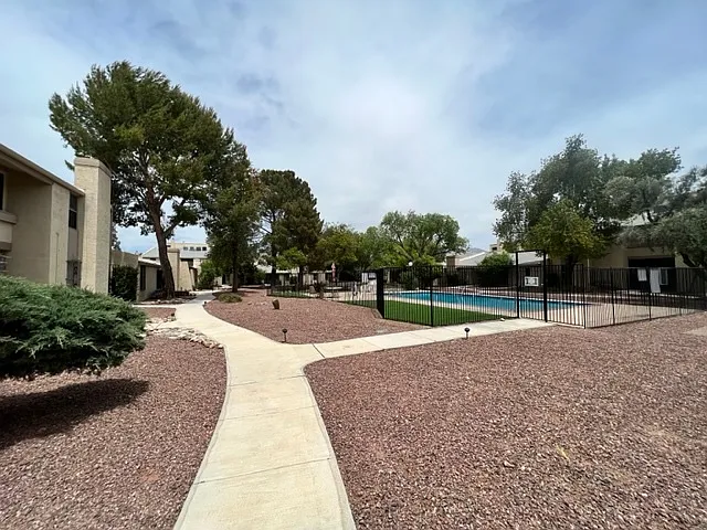 3750 N Country Club Rd #11 — Photo 27