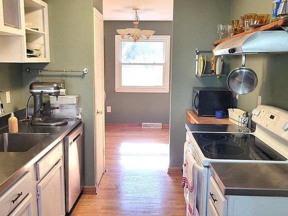 2nd image of 509 Tanglewood Dr