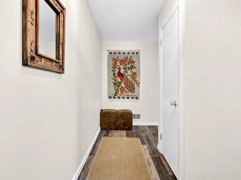 138 Indian Hollow Ct — Photo 4