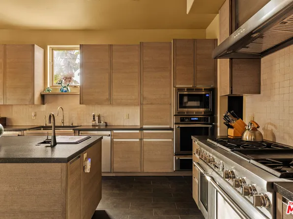 2774 La Castana Dr, Los Angeles, CA 90046