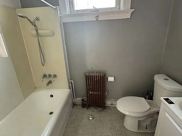 203 W McMillan St — Photo 1