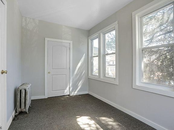2nd image of 129 Lincoln Pl