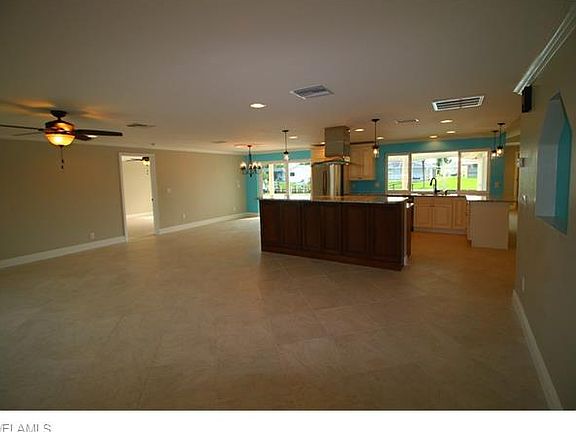 5th image of 1330 SE 20th Pl