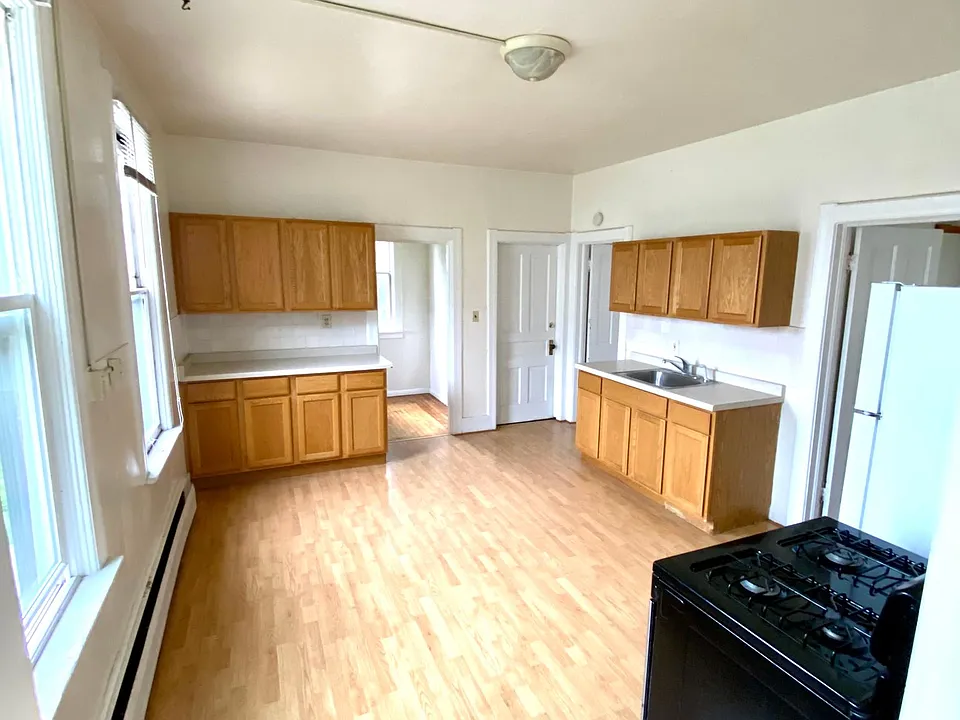 Eat-in Kitchen