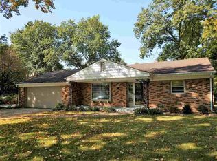 1423 Post Dr, Rockford, IL 61108
