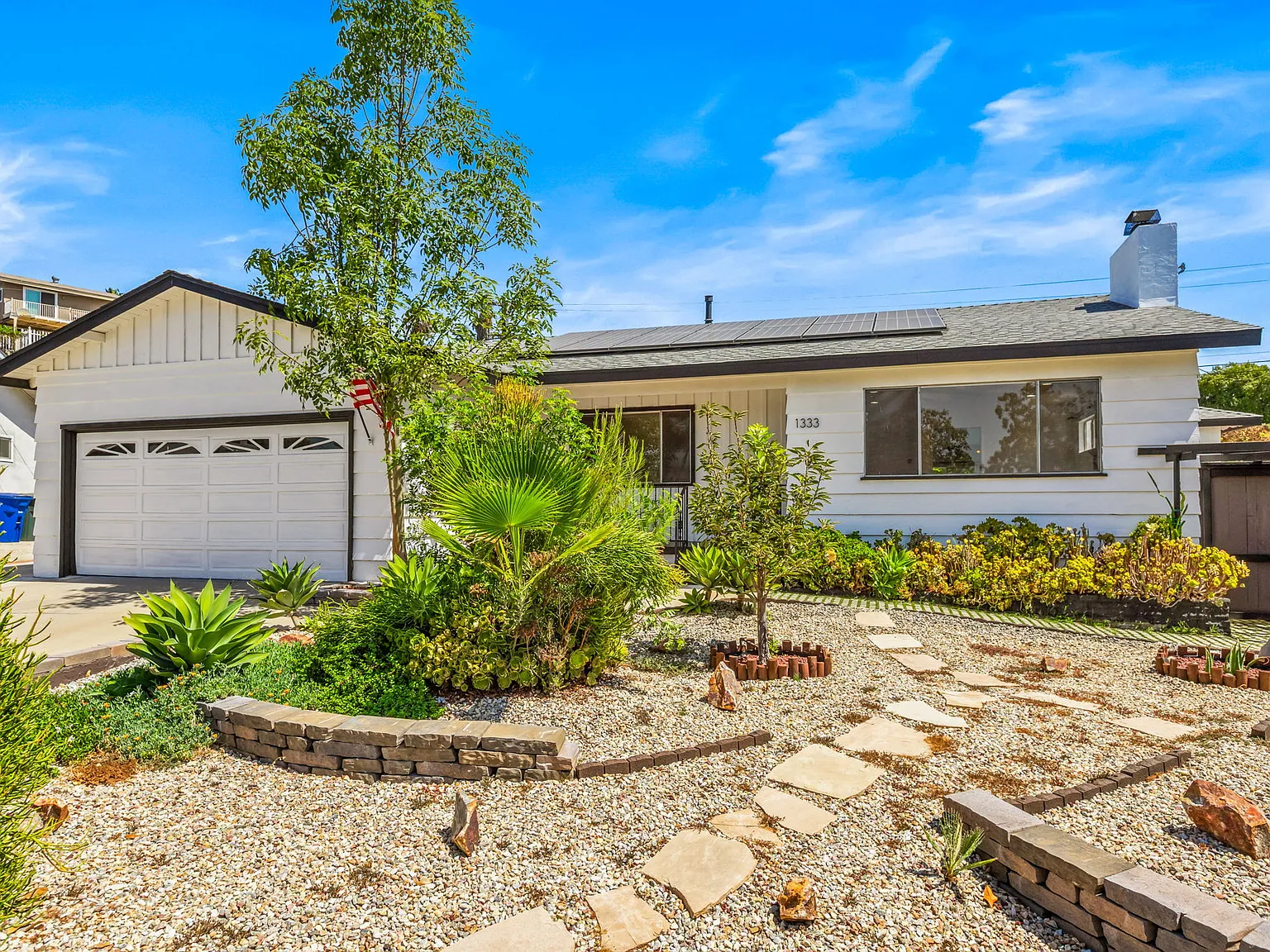 3 bed, 1944 sqft, $4,495 — Photo 3