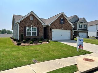 104 Willowbrook Ct, Calhoun, GA 30701