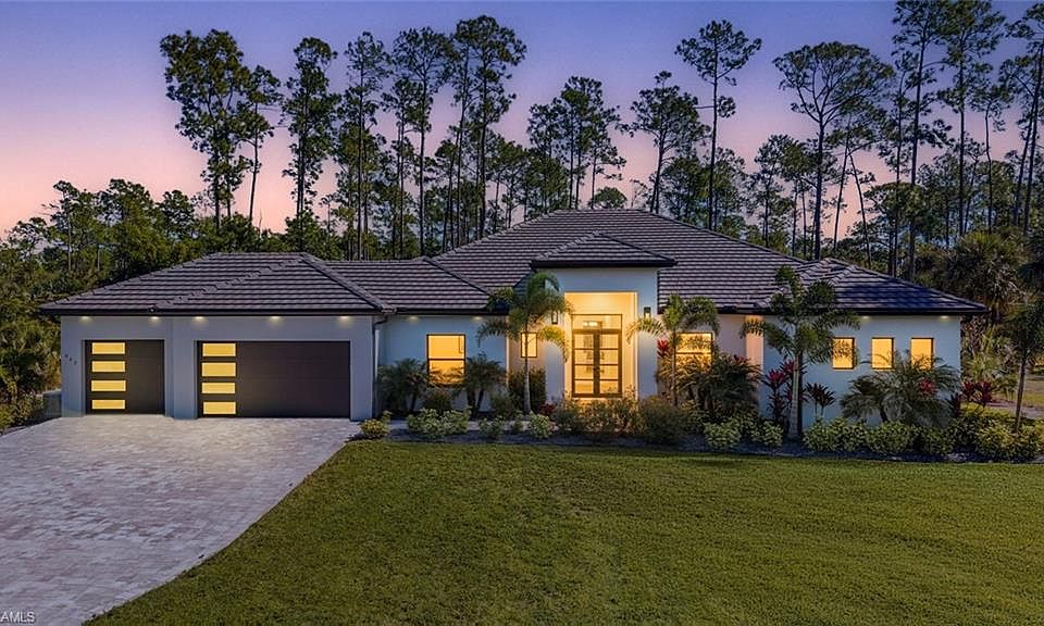 1st image of 662 9th ST SW