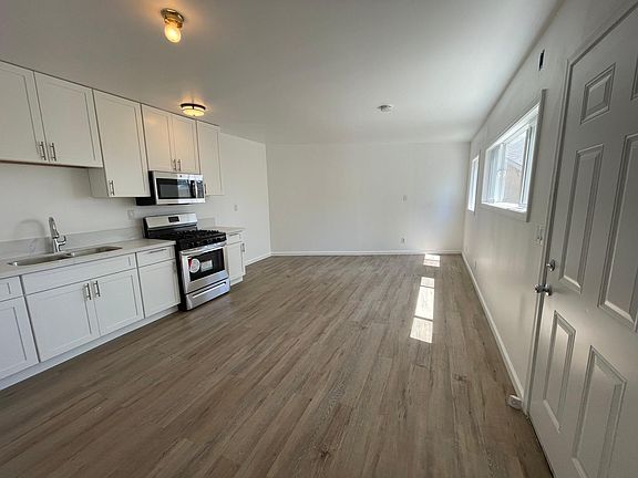 3rd image of 1068 E J St #2