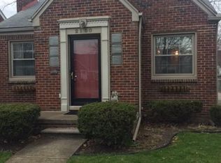 2150 Anita Ave, Grosse Pointe Woods, MI 48236