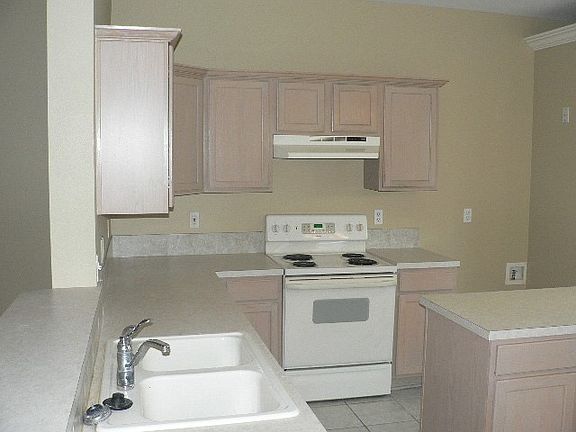 4th image of 6541 Fenwick Dr