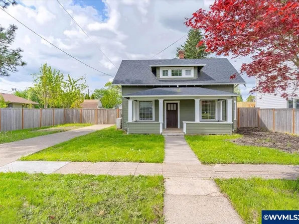 558 S 7th St, Independence, OR 97351