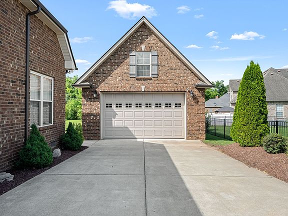 2nd image of 1207 Rhonda Dr