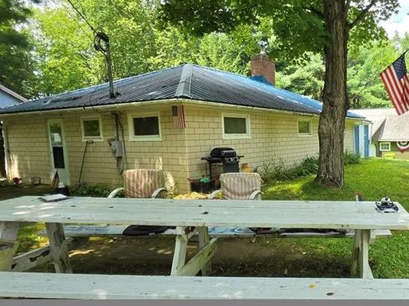 35992 Lake Shore Dr, Union City, PA 16438