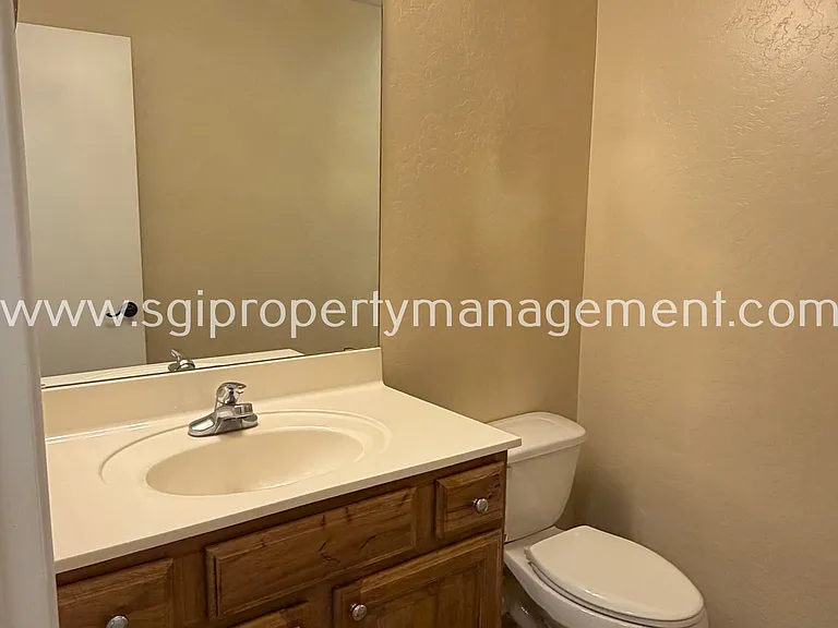 383 E Anastasia St — Photo 11