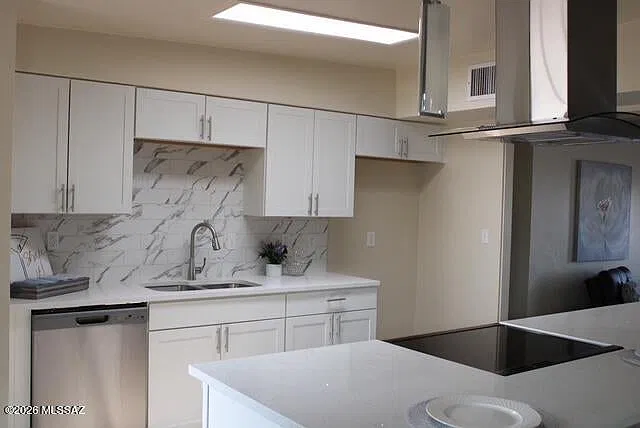 4 bed, 1710 sqft, $1,900 — Photo 2